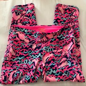 Bright & Beautiful Lilly Pulitzer cropped leggings small lobster Luxletic